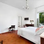 Oriana Relais 4*