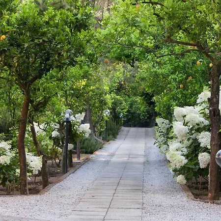 Oriana Relais Bed & Breakfast 3*