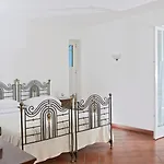 לינה וארוחת בוקר Oriana Relais 4*